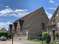 圣贝尔纳代特教堂（法语：Église Saint-Bernadette de Champigny-sur-Marne）
