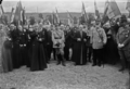 Anniversaire de la 2e victoire de la Marne : bénédiction des tombes. Mgr Louis-Ernest Dubois, Mangin, Mgr Paul Rémond, général Paul Pau (Dormans, 15 juillet 1923).
