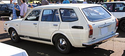 400px-1979_Toyota_Corolla_Van_Deluxe_rear.jpg