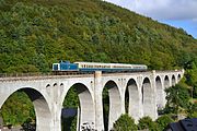 13.  KWDie DB 212 376-8 mit einem Sonderzug auf dem Willinger Viadukt der Bahnstrecke Wabern–Brilon Wald im September 2012.