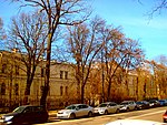 Здание богадельни в память совершеннолетия цесаревича Николая Александровича (с металлической оградой)