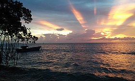 Un coucher de soleil vu depuis les Cayos Miskitos.