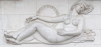 Bas-relief par Alphonse Darville en 1958 au Mont des Arts à Bruxelles. (définition réelle 3 359 × 1 586)