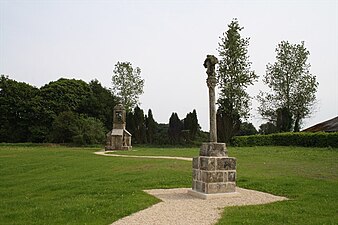 La Croix de Bouthiry et le clocheton.