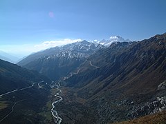 Oberlauf der Rhone, Gletsch und Grimselpass im Hintergrund