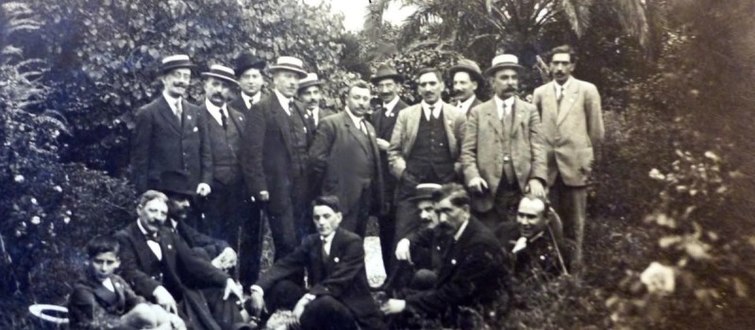 Excursionista das Irmandades da Fala en Pontedeume en 1919. Francisco Tettamancy, Manuel Lugrís, Jenaro Mariñas González e Xosé Iglesias Roura, entre outros.