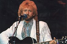 Keith Whitley performing at the Country Music Fan Fair in June 1988 in Nashville, Tennessee at the Tennessee State Fairgrounds.