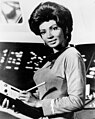 Uhura (Nichelle Nichols), oficial de comunicacións na serie orixinal.