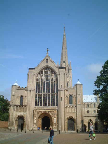 File:Norwich Protestant Cathedral.JPG