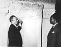 Pahor Labib, der damalige Direktor des Koptischen Museums in Kairo (l.) und Kwame Nkrumah (r.) (P.L. war Direktor 1951-1965)