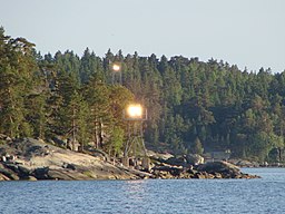 Dagfyrar för enslinje över Erstan, nedre ljuset är på Högholmen