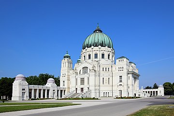 Црква Светог Карла Боромејског (источна страна). У првом плану је десно крило, у позадини се види лева колонада.