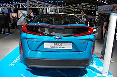 Toyota Prius Plug-in Hybrid - Paris Motor Show 2016 06.jpg