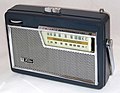 TOSHIBA 10TL-429F。FM・AM 2バンド。（1961年頃）