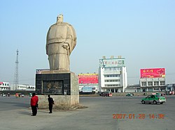 亳州火車站廣場的曹操雕塑