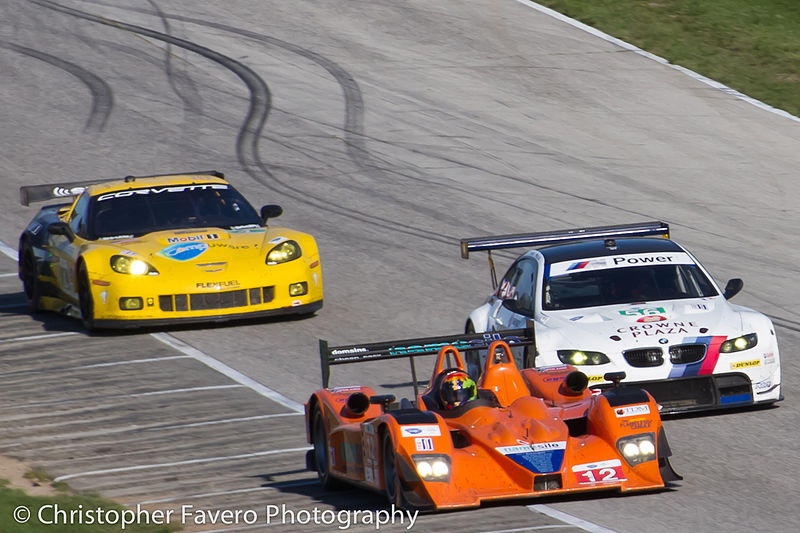 File:BMW Corvette and LMPC pack of cars After Turn 5 Road America Lemans 2011.jpg