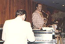 Buddy Tate kun pianisto Bubba Kolb en la Village Jazz Lounge en Walt Disney World