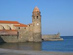 Collioure : phare et fortifications. Mars 2004.