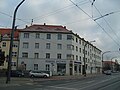 Am Alten Weingut Wilder Mann: Eckbebauung (Bolivarstraße 2 und Großenhainer Str. 166/168/170), Teil einer kleinen Siedlung des Allgemeinen Sächsischen Siedlerverbandes, Ortsverein Dresden entlang der Bolivarstraße (Einzeldenkmal zu ID-Nr. 09304551)