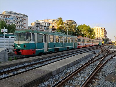 Le automotrici FCE ADe 09 e 08, accantonate presso la stazione di Catania Borgo, 29 giugno 2019.