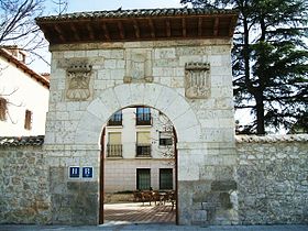Puerta de acceso al Convento