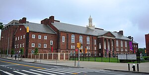 Roosevelt Hall at کالج بروکلین, June 2013