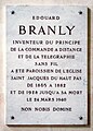 Plaque commémorative annonçant que Branly était un fidèle de l'église