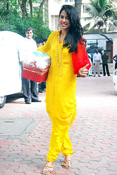 Sameera Reddy at Shilpa Shetty's baby shower ceremony (3).jpg