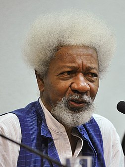 Wole Soyinka en 2015 ; Nigerian, il est le premier auteur Africain lauréat du prix Nobel de littérature, en 1985.