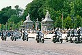 Motocyclistes de la police de Bruxelles défilant devant la tribune royale lors du défilé des troupes et des services civils de secours, place des Palais le 21 juillet 1989 à Bruxelles.