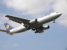 Airbus A300B4-605R en approche finale