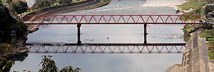 上流側から望む長良川に架かる岐阜県道290号上野関線の鮎ノ瀬橋（2018年10月13日撮影）