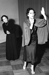 Mary Wigman, pioneer of Expressionist dance (left) at her West Berlin studio in 1959 Bundesarchiv B 145 Bild-P047336, Berlin, Mary Wigman-Studio.jpg
