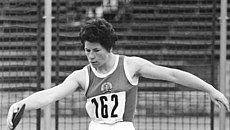 Die Olympiazweite von 1964 Ingrid Lotz erreichte Platz sechs