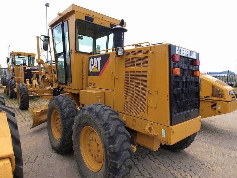 File:Caterpillar VHP-165.JPG