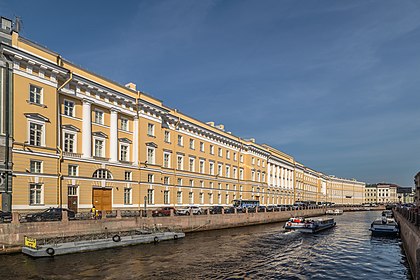Ala oriental do Palácio do Estado Maior em São Petersburgo, Rússia. (definição 4 167 × 2 778)