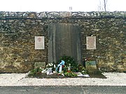 Homenaxe aos fusilados no muro do cemiterio de Boisaca, Santiago de Compostela.