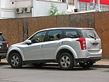 Mahindra XUV500 vue de côté