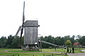 Bockwindmühle aus Essern im Museumsdorf Cloppenburg mit deutlich sichtbarem Steert
