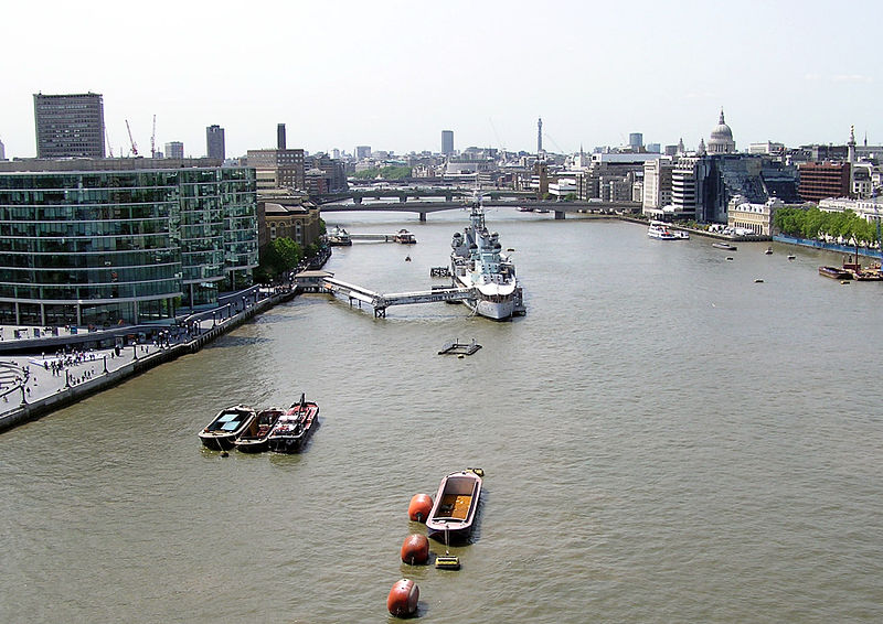 http://upload.wikimedia.org/wikipedia/commons/thumb/b/b9/River.thames.viewfromtowerbridge.london.arp.jpg/800px-River.thames.viewfromtowerbridge.london.arp.jpg