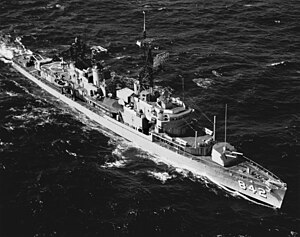 USS Fiske (DD-842) underway in the Atlantic Ocean, on ngày 18 tháng 10 năm 1971.
