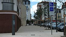 Panneau de début de piste cyclable conseillée, dans un ensemble de panneaux aire piétonne - panonceau