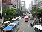 Drök stadsverkier op de Zuid-Jianshestraot in Zhuzhuo.