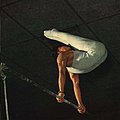 1962-04 1962年 體操運動員 徐泰明 單槓 反背大迴環