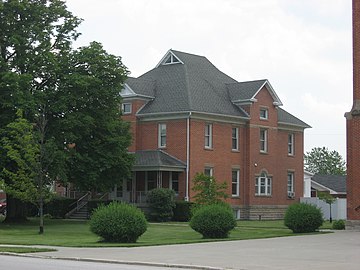 The rectory, facade and north side in 2010