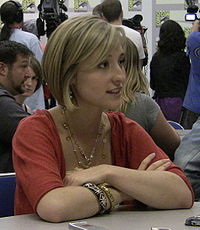 http://upload.wikimedia.org/wikipedia/commons/thumb/b/ba/Allison_Mack_at_ComicCon_2009_cropped.jpg/200px-Allison_Mack_at_ComicCon_2009_cropped.jpg