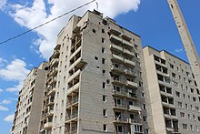 Residential building in Avdiivka, damaged by shelling Avdiivka after the battle in 2017 (04).jpg