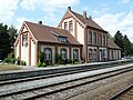 Bahnhof mit Nebengebäude