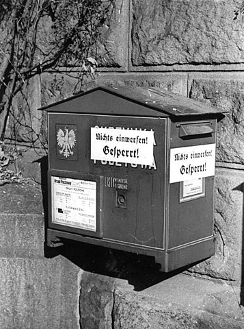Почтовый ящик во время немецкой оккупации в Познани (1939)