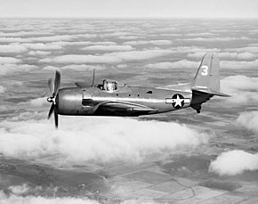 飛行するXBT2C-1 50881号機 (1945年撮影)